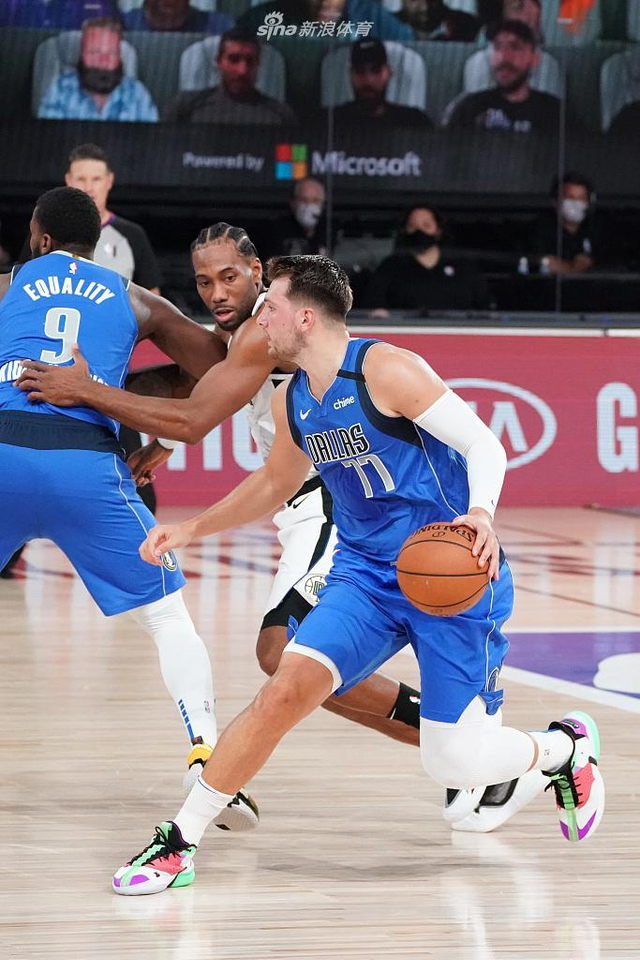 相比之下 相比之下